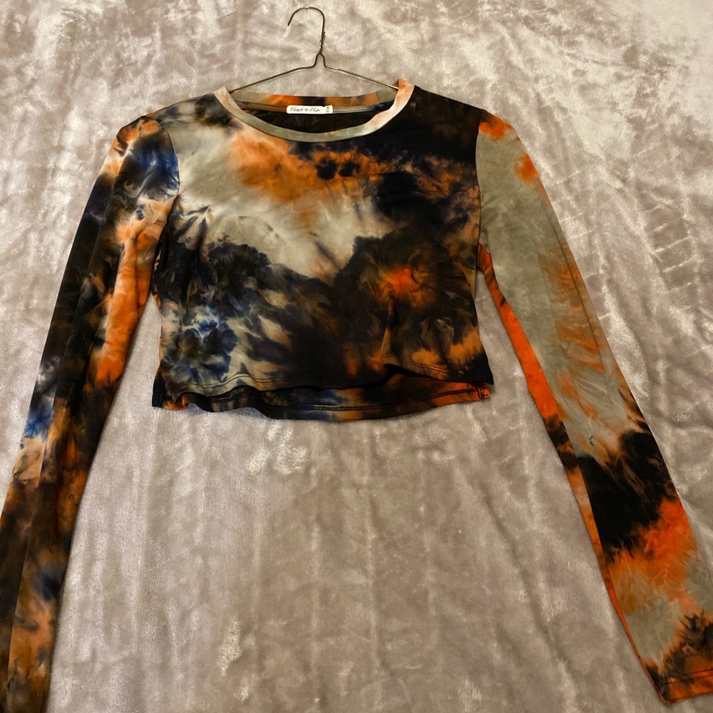 Long sleeve crop top